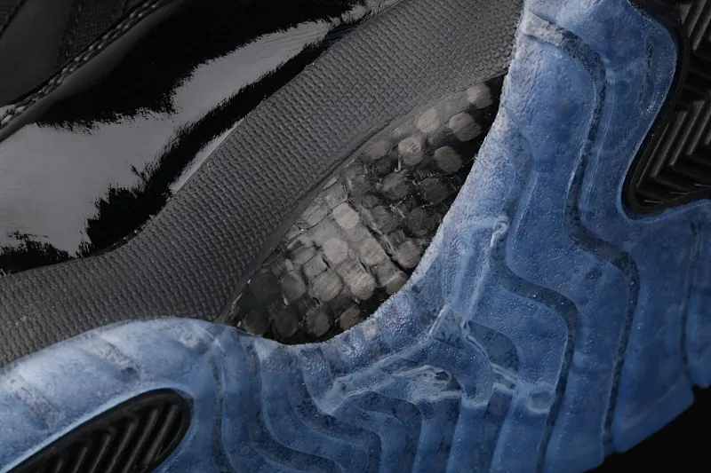 All categories Air Jordan Jordan series basketball shoes Air Jordan 11 X version Air Jordan 11 "Cap and Gown" AJ11 Joe 11 Black Gamma Black Warrior 378037-005